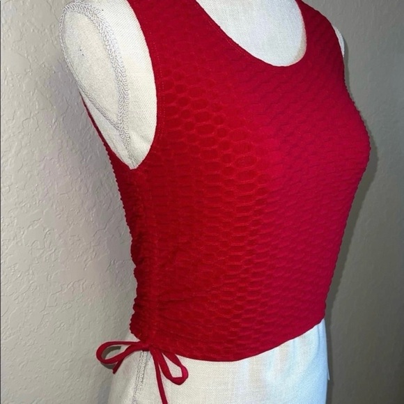 New Rose Red Textured Side Cinch Crop Athleisure Tank Top - Women’s Medium - Picture 5 of 5